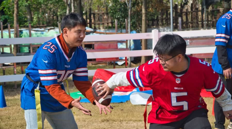 橄榄球团建课程亮点示意